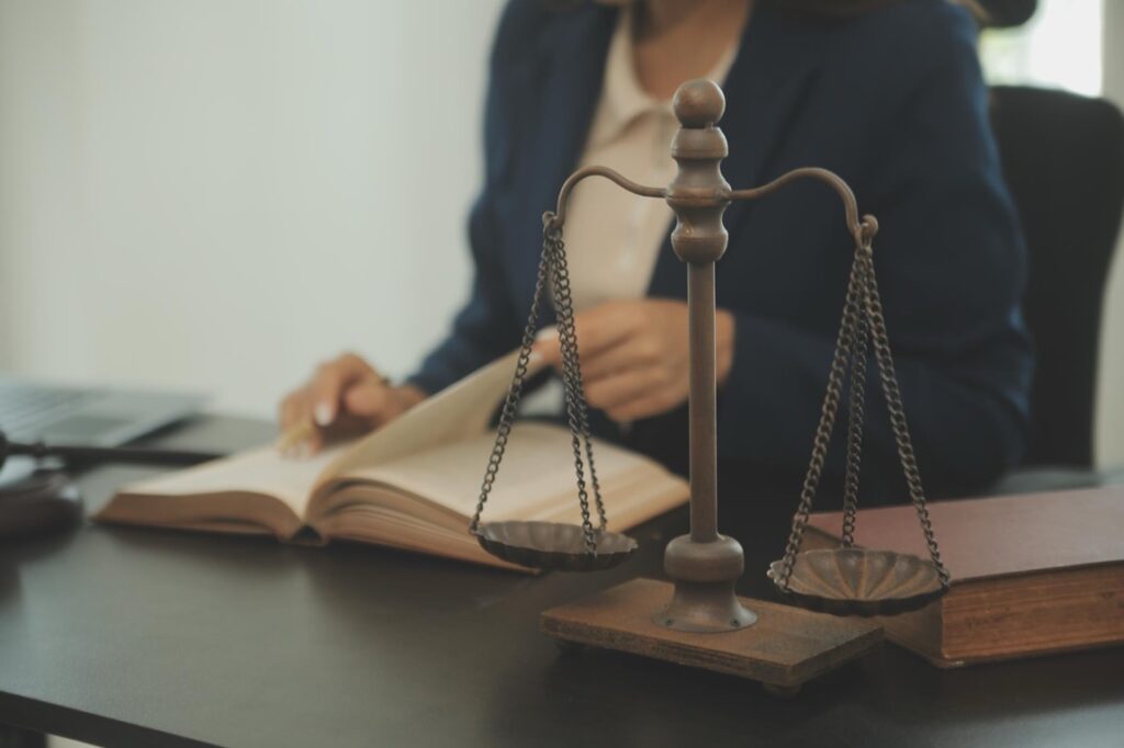 Brak ubezpieczenia lub jego niewystarczająca suma gwarancyjna może prowadzić do finansowej ruiny radcy