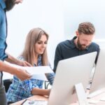 Podróż rowerem po Szlaku Orlich Gniazd: Jak wybrać odpowiednie ubezpieczenie?